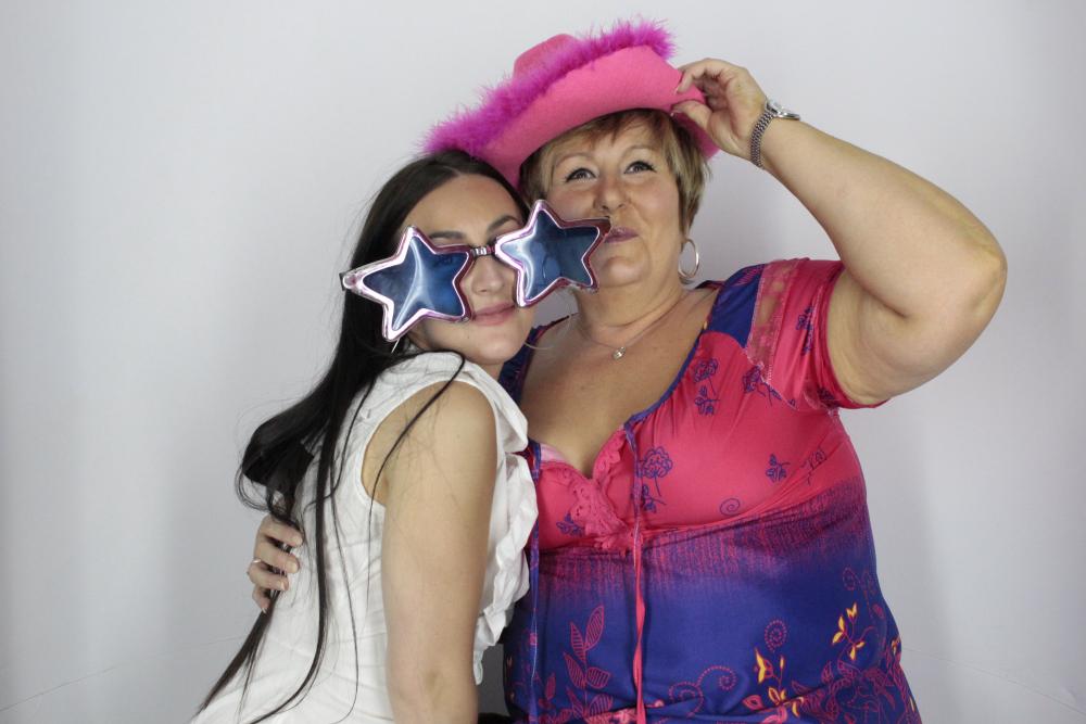 Lisa's 50th Birthday  | View more photos from the event at gallery.myphotoboothexperience.co.uk/u/MyPhotoBoothExperienceLtd/Lisas-50th-Birthday